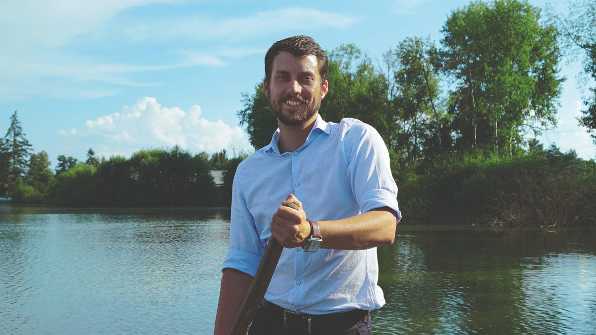 VodnanyProZmenu's tweet photo. Miloslav Vaněček (č. 2) řekl: "Jsem rybář, myslivec, skaut, sportovec, člen spolku Vodňany žijou a člen týmu Vodňanských ozvěn. Pracuji v městském muzeu a galerii. Jelikož mi velmi záleží na mé rodině, přátelích a místě kde žiji, chci pro ně něco udělat."
#vpz https://t.co/KtvPTBfjuy