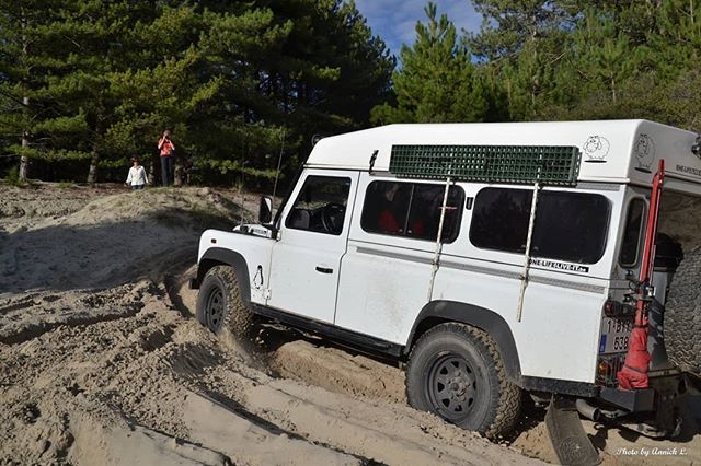 dexter_transit's tweet photo. #Daily Olli photo from the album 2017_Marquenterre #defender #France #landrover #LROCB #Marquenterre #4x4 #offroad #traveling #camping #outdoor #onelife #onelifeliveit #WEAM #wanderlust Link to album: https://t.co/jCVjiO69ID https://t.co/tZJhiAX3GR