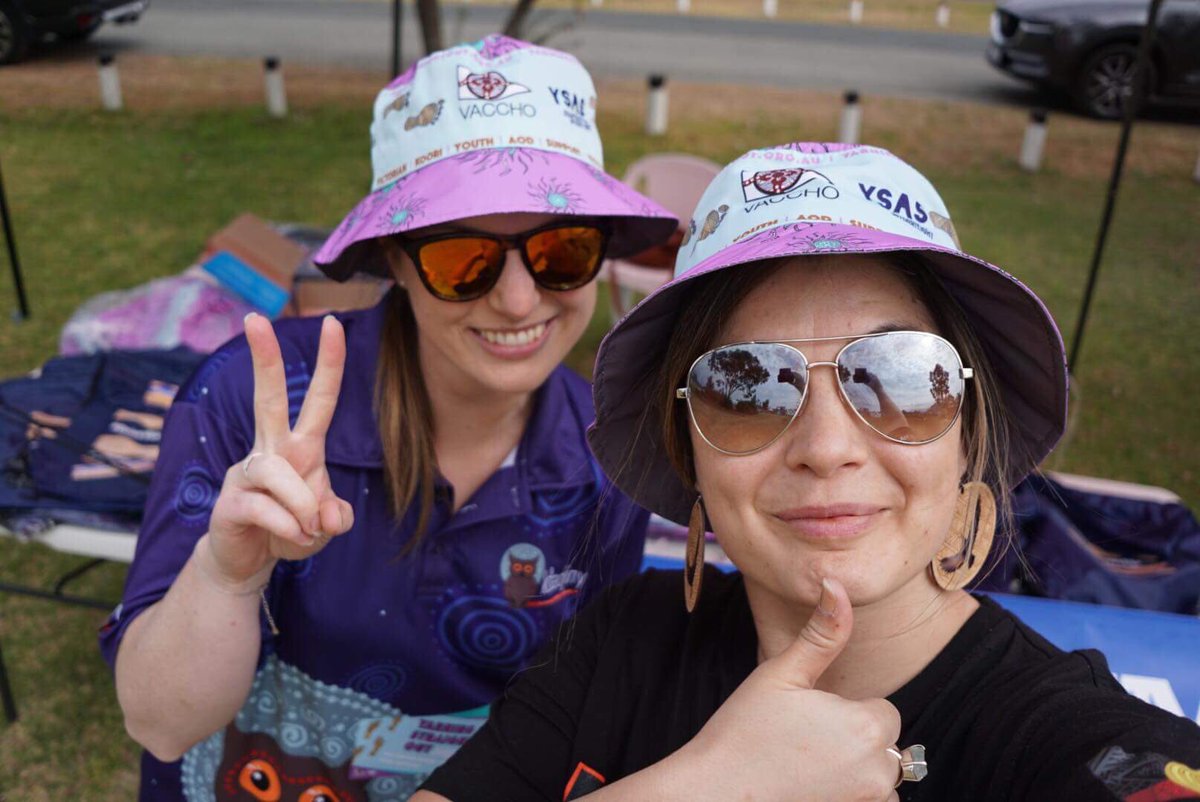 VACCHO_org's tweet photo. It’s all about #drinkwaterumob #rethinksugarydrink and #yarninatraightout #YSO for the @VACCHO_org mob in Echuca for the deadly netball and football carnivals. Come say hi &amp; get some swag! https://t.co/EslAYIuXoF