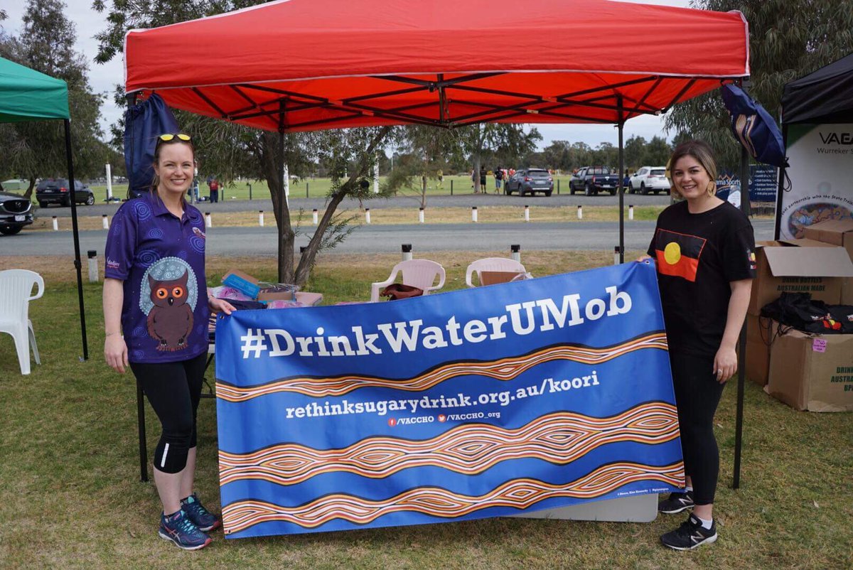 VACCHO_org's tweet photo. It’s all about #drinkwaterumob #rethinksugarydrink and #yarninatraightout #YSO for the @VACCHO_org mob in Echuca for the deadly netball and football carnivals. Come say hi &amp; get some swag! https://t.co/EslAYIuXoF