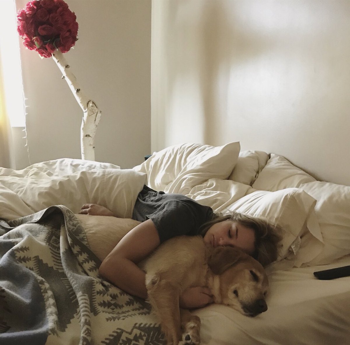 Hunter King tweet media