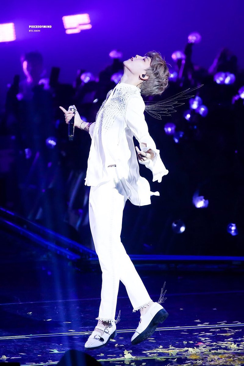 jiheahope's tweet photo. @piecesofmind_jm beautiful shot of our angel (or fairy?) #JIMIN @BTS_twt #BTS #지민 https://t.co/NsAZuObtPU