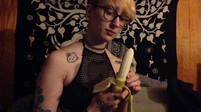 Another sale! Get one too! NO MAKEUP Banana Eating Fetish https://t.co/njGictfffS #MVSales #ManyVids<a href="/tag/manyvids"class="tags"><span>#manyvids</span></a><a href="/tag/mvsales"class="tags"><span>#mvsales</span></a>