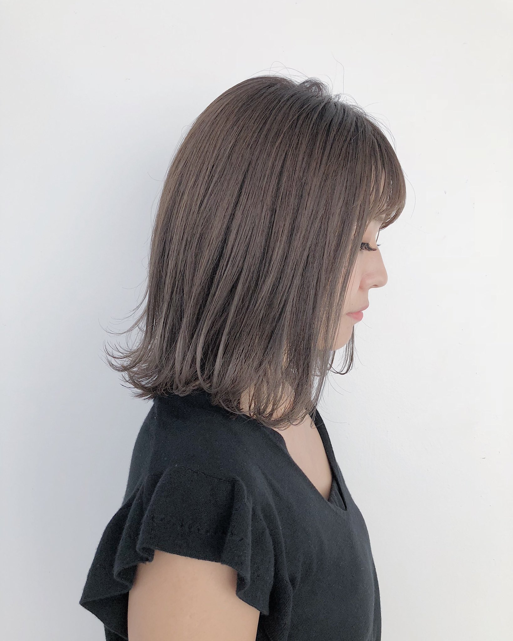 安達優生 グレーのベースにブラウンをミックスしたグレージュブラウン アプリエのブラウンは透き通った綺麗な発色なので 秋カラーにとてもおススメです そこに非加熱の生ハチミツが 入ったハチミツシャンプーで 最高の保湿と補修をしていきます 安達優生 グレーのベースにブラウンをミックスしたグレージュブラウン アプリエのブラウンは透き通った綺麗な発色なので 秋カラーにとてもおススメです そこに非加熱の生ハチミツが 入ったハチミツシャンプーで 最高の保湿と補修をしていきます