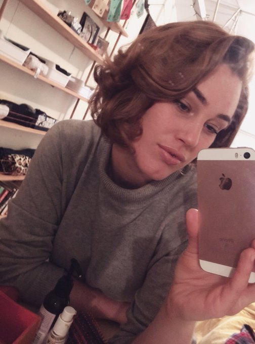 I ❤️ my hot rollers. Pinup sexy. https://t.co/HgI8z5e5VZ