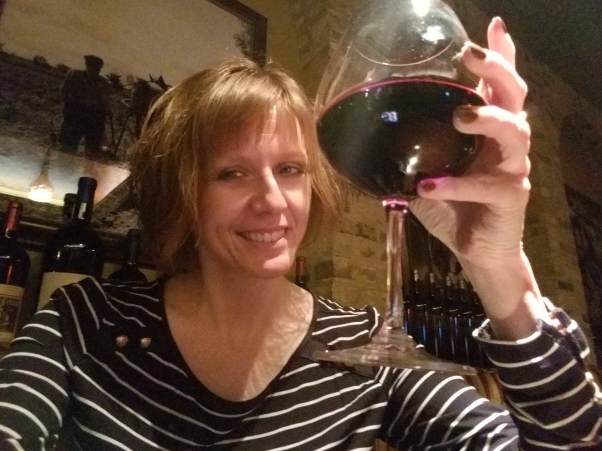 Wicked74303's tweet photo. Hey @WineSelfies are you back? Lol Regardless, here is to you and to all the #Cubs fans out there. It was a great season and I know we'll be back next year. #wineselfies #winewednesday #winelover #cubfanforlife https://t.co/3VKlEugDor