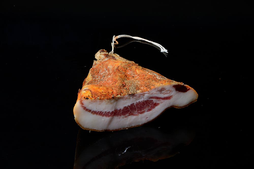 salumisgl's tweet photo. #Ilguanciale: prodotto ideale per i #piatt autunnali. 
Non perdere i comodi tranci da 600 g #SalumiSanGiorgioLucano
Scopri il nostro #shoponline e ricevilo direttamente a casa tua:
https://t.co/uLzmwSA2zj https://t.co/Zy9v1WBrpj