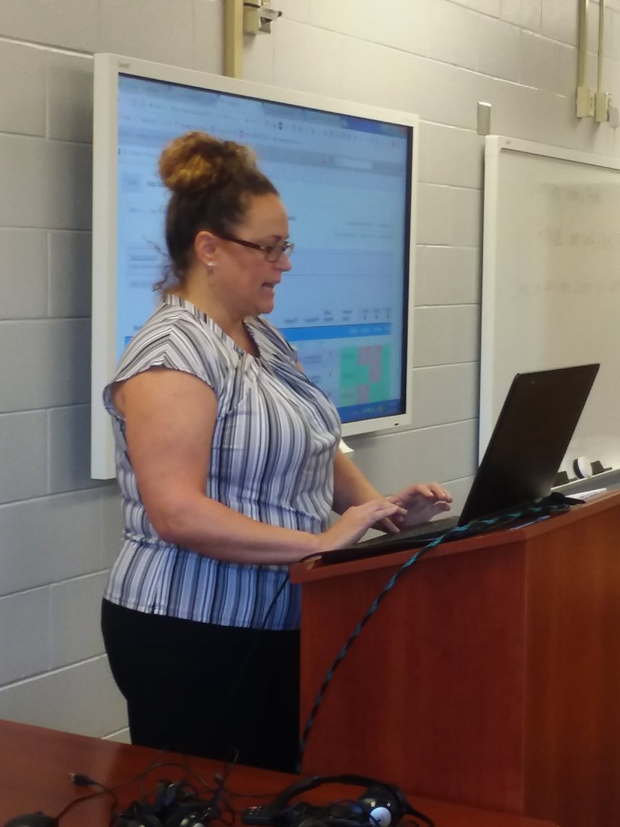 delroseadkinson's tweet photo. Thank you @EnglishKrause and Mrs. Sorrell for leading these Synergy Assessment sessions! #teacherleader #NNPSProud #5800family #techdoesntteachteachersteach #NNPSTECH @HeritageHS @HeritageHS_STEM @NNPSITC https://t.co/gyyMtQlGZx