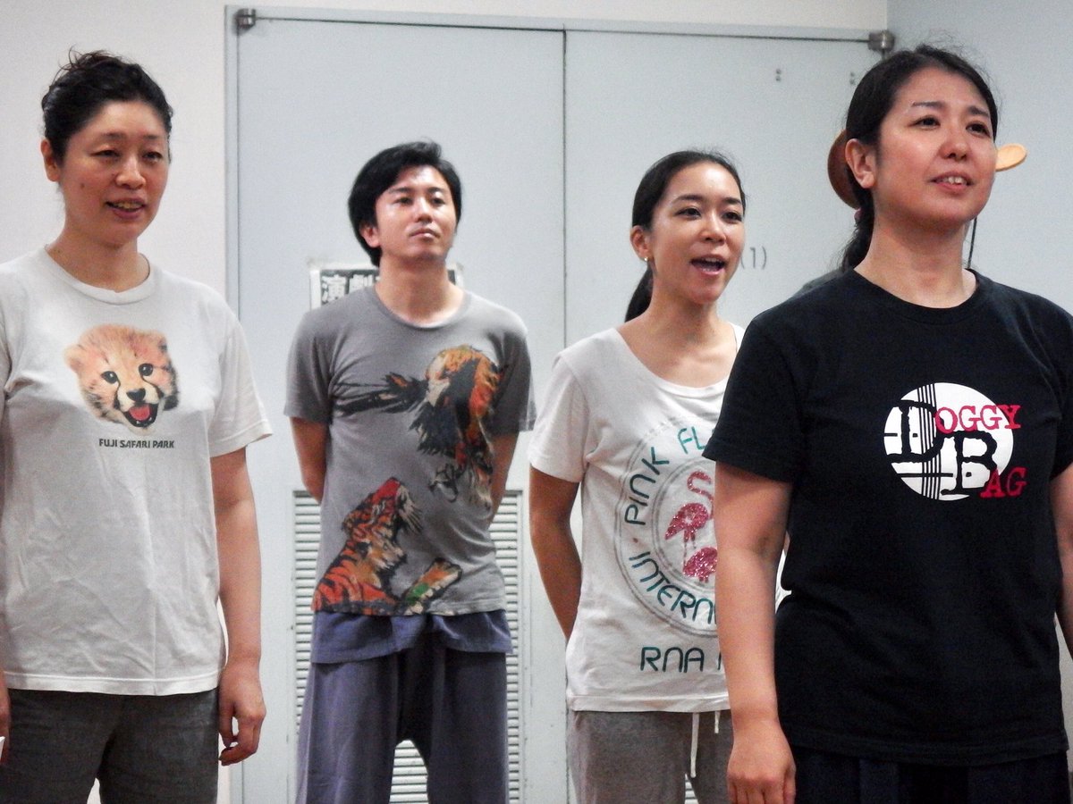 劇団くりびつてんぎょう 宣伝部の奈綱です ﾍﾟｺ 昨日の稽古では主に歌とダンスの練習をしました ご自分の作演出 出演の舞台を終えた鶴深さんもいよいよ 稽古に本格的に参加になり これで ヱビプリ メンバーが揃いました 嬉しいですね 本番