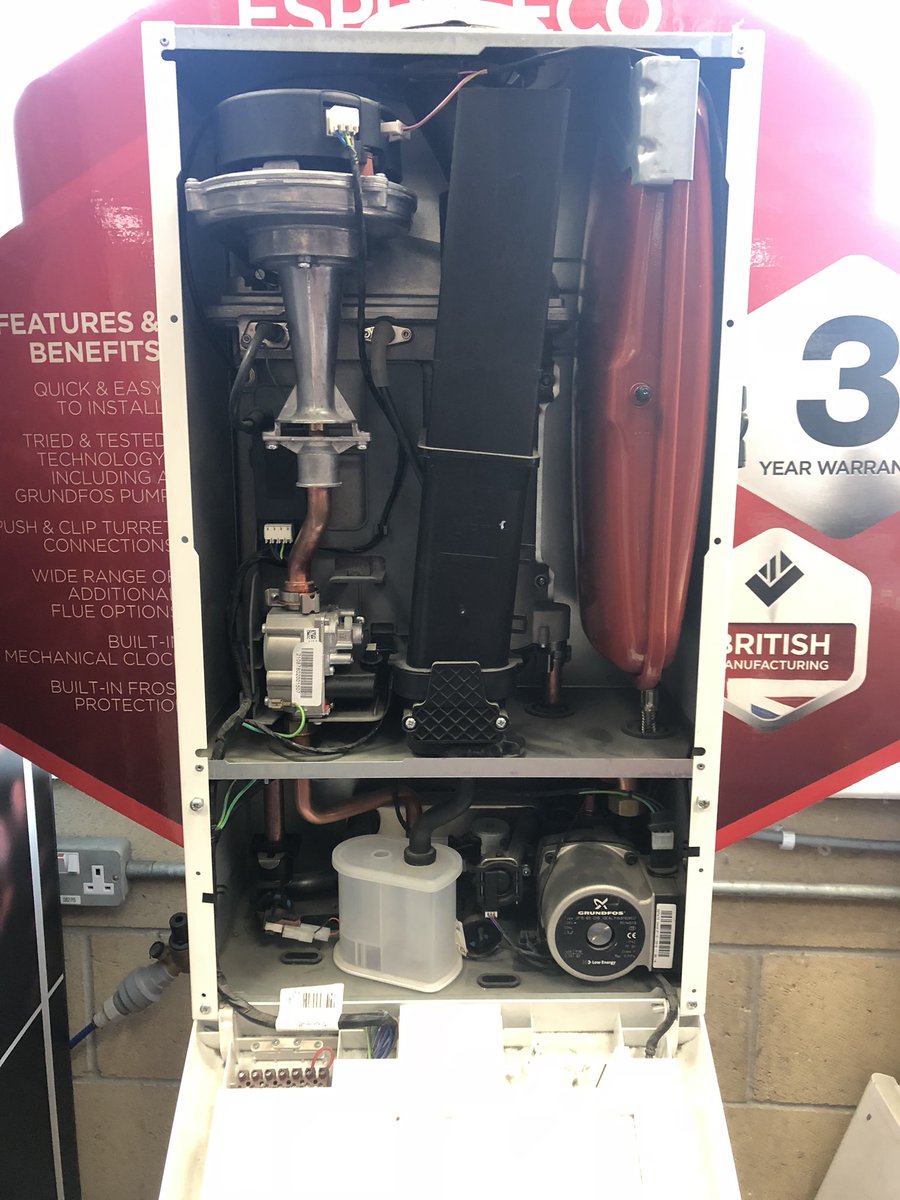 ellisouthin's tweet photo. Another day, another @CityPlumbingUK! Down at Croydon Mitcham Road today, alongside @ideal_heating @JohnGuestLtd 🎉 #Grundfos #Ups3 #GoReplace https://t.co/ELkA0elKk0