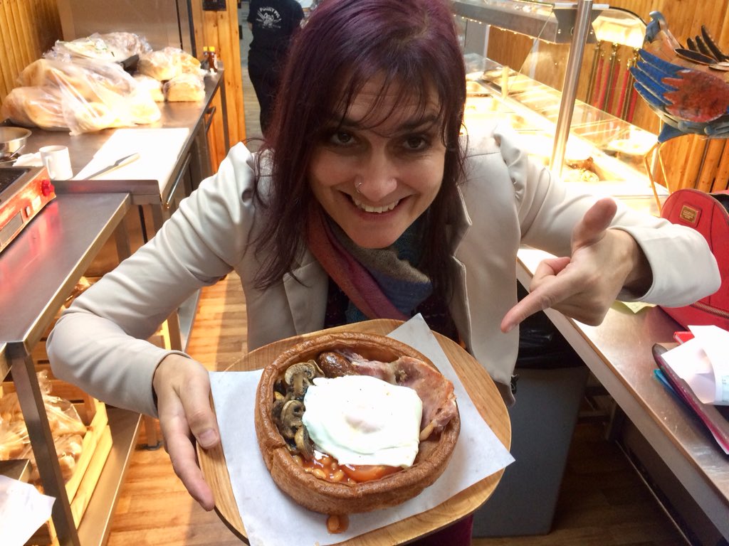 michellea951's tweet photo. Remember the roast dinner in a Yorkshire pudding wrap at last year’s Manchester Xmas markets? Now the same people are doing a full English breakfast in a giant Yorkshire pudding @ukcateringevent @ConnorPhillips https://t.co/8HanR2NZCp