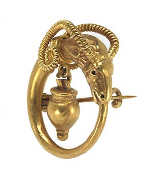 XP_Scheme's tweet photo. Sat 20 Oct - Create your own sculptural jewellery, with artist @ionamccuaig, in a range of materials.  With inspiration from the spectacular jewellery exhibition @FitzMuseum_UK. Booking essential: https://t.co/3IrHJofA0e https://t.co/43BpZnx6MG