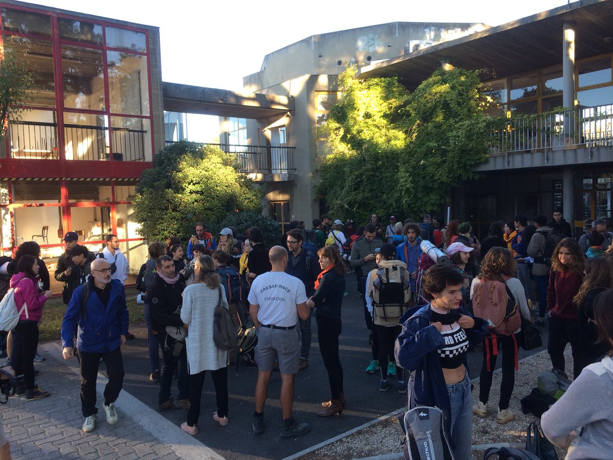 C’est partiiii ! L’<a href="/ESAAix/">ESAAix</a> s’échappe. Quarante kilomètres pour échanger et vivre une expérience ensemble. Suivez nos péripéties sur notre site ecole-art-Aix.fr , sur Instagram et Facebook. @FRACPACA