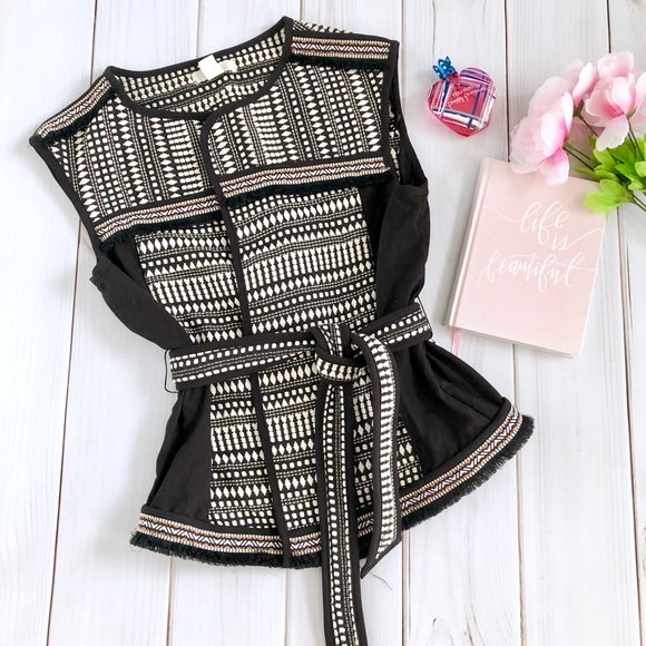 ba_tween's tweet photo. So good I had to share! Check out all the items I'm loving on @Poshmarkapp #poshmark #fashion #style #shopmycloset #hm #samedelman #periscope: https://t.co/JDOQrNV7R2 https://t.co/ZiErfkrBti