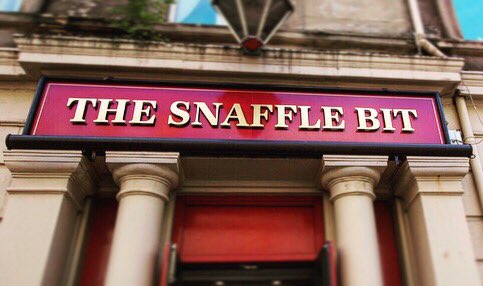 mdrun3's tweet photo. The Mòdrun Sunday Venues. 7mh dhan Damhar. Music &amp; Singing session will feature special guests &amp; bi fàilte bhlàth oribh uile tighinn agus gabhail pàirt. This Sunday • #3pm #islayinn #parkbar #snafflebit #ceòl #orain #horogheallaidh #Mòdrun https://t.co/kfl51LVATK