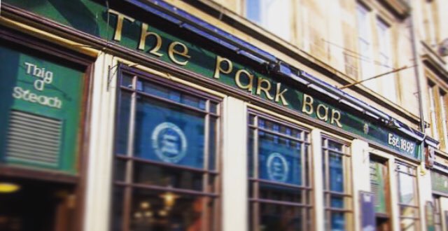 mdrun3's tweet photo. The Mòdrun Sunday Venues. 7mh dhan Damhar. Music &amp; Singing session will feature special guests &amp; bi fàilte bhlàth oribh uile tighinn agus gabhail pàirt. This Sunday • #3pm #islayinn #parkbar #snafflebit #ceòl #orain #horogheallaidh #Mòdrun https://t.co/kfl51LVATK