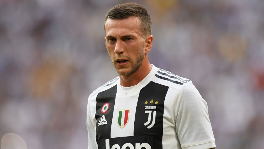 JuventusNation's tweet photo. ...buzzcut Federico Bernardeschi is looking more and more like Lapo Elkann. https://t.co/fTHphd0RDN