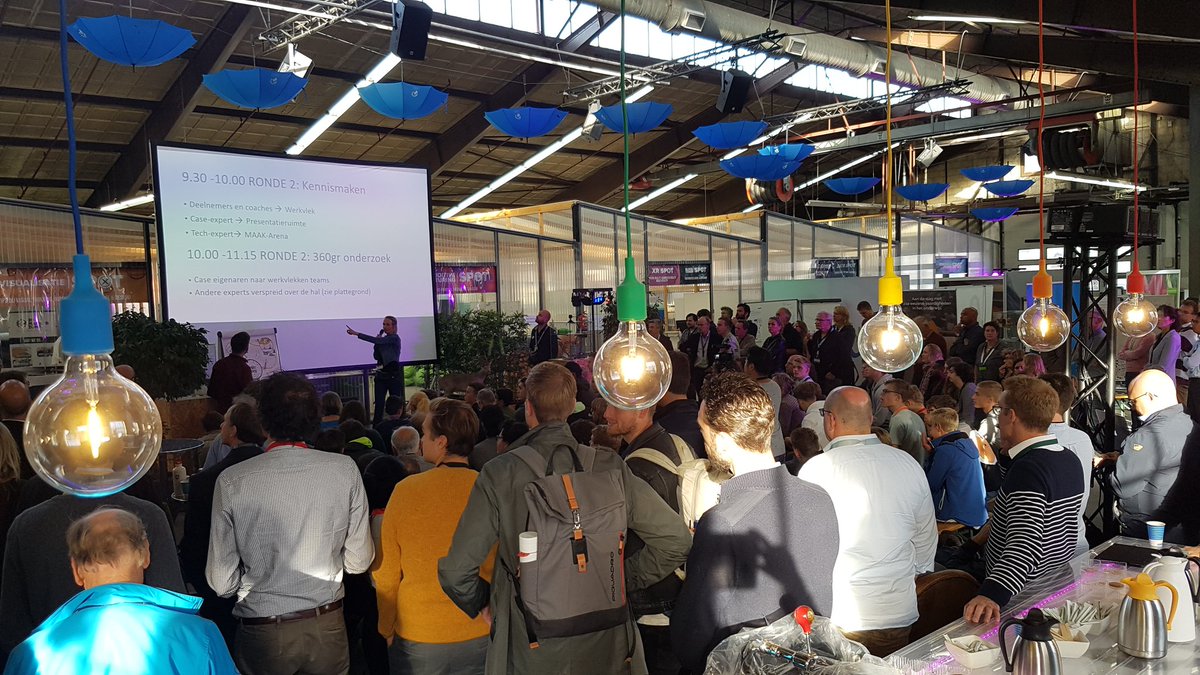 nielsvreeken's tweet photo. En de #Makathon is weer van start! https://t.co/J8tRCT0zdc https://t.co/iOGAfqQaWG