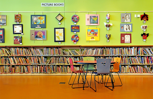 ReaderWorld7's tweet photo. In October ReaderWorld will be highlighting the great acts of community needed to set up a school library in South Africa.
Eg. This one ko Sekwati Primary Soweto
The library was made possible by the South African Rugby Union (Saru) and Absa. Dankie.
#openuplibraries
#ISLM https://t.co/wkqNf41XCp