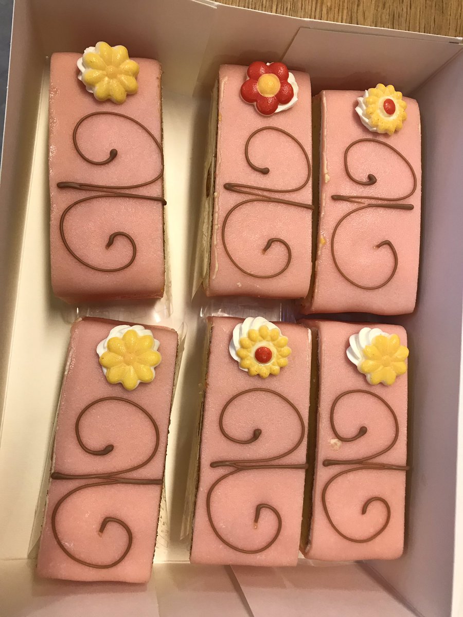 digitejo's tweet image. Chipolata taartjes! @experTeasers