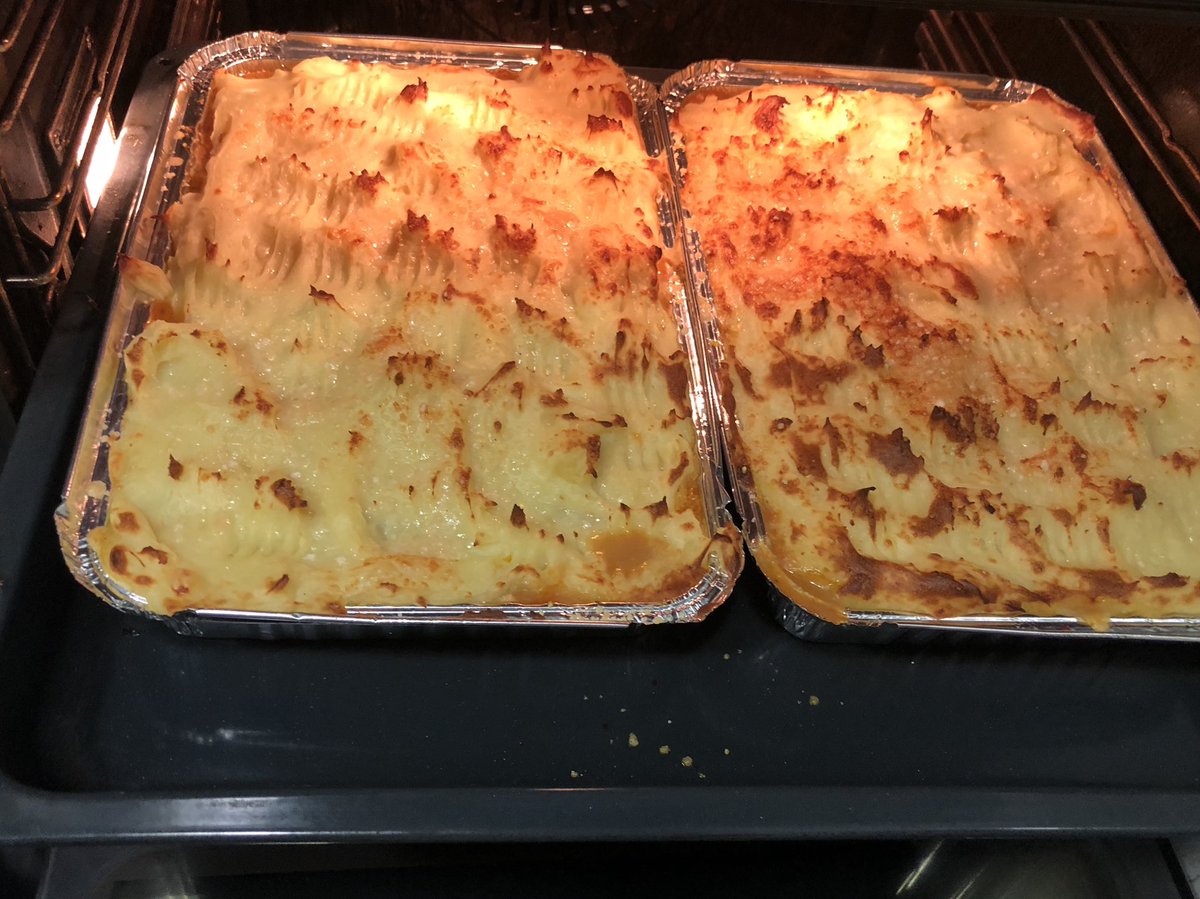 Lemmes_es's tweet photo. Menú del día!!! #pasteldePatatas estilo Argentino! Esta delicioso!! Quien se apunta!!! Bien casero y recién preparado!! Plato típico de Sudamérica #padilla31 #gourmet y #saludable https://t.co/QX98Wkjgjy