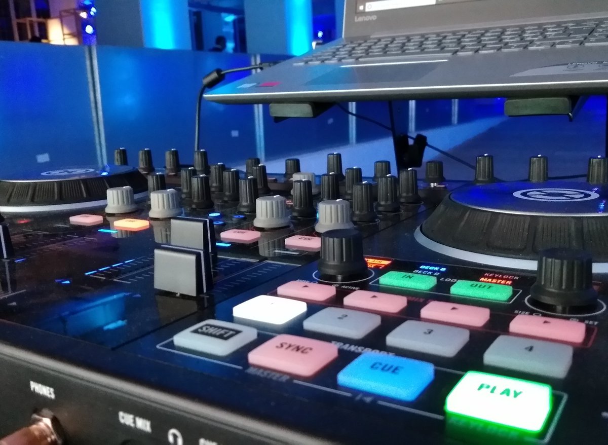 djdoubleeight's tweet photo. #huawei #honor #huaweihonor #forthebrave #milano #dj #djset #djdoubleeight #traktor #traktors4 #nativeinstruments #deephouse #housemusic #dance #dancemusic #danceanni90 #danceanni00 #commerciale https://t.co/RHtsOBlCoI