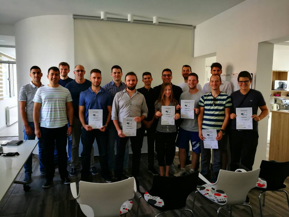 MISistem's tweet photo. Our #go4code crew had a great time during the past couple of weeks, coding, learning and meeting our team.🎧 And for the finals - #hackathon is always a welcoming experience, bringing the creative and innovative atmosphere.😃💻 #mismotim #coding https://t.co/bNU9GesQba
