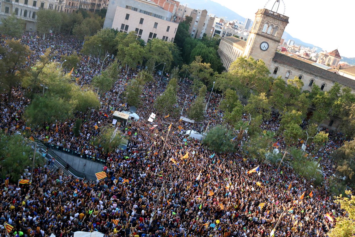 omnium's tweet photo. 3 d’octubre. Contra la repressió, per la democràcia i la llibertat, un sol poble. https://t.co/RYXJ4nRb6R