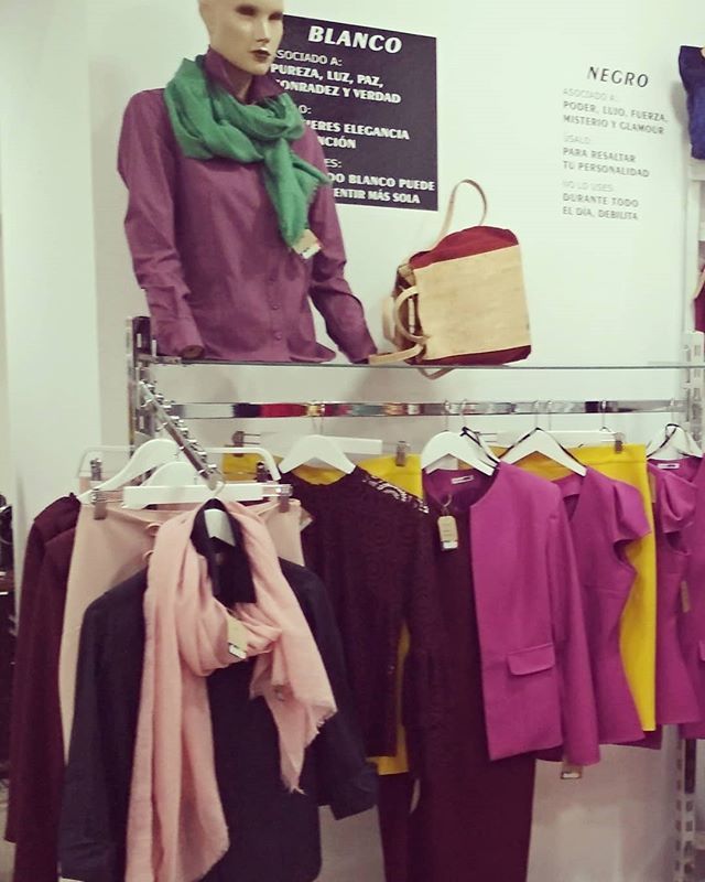 Molalissa_'s tweet photo. Empieza el desfile de colores y prendas de este otoño en Molalissa
Burdeos,  Rosa palo,  amarillo. ¿ Los combinamos? ¿ Los dejamos solos?  Si sabes que quieres Transmitir no hay pegas y si quieres usarlos por gusto tampoco.  Siempre eliges tu

#colores #otoño #prendas #fotoc… https://t.co/S6WrRxI9c8