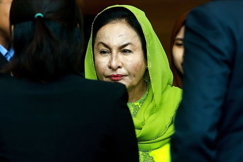 bharianmy's tweet photo. Datin Seri Rosmah Mansor ditahan pada jam 3.20 petang ketika memberi keterangan di Ibu Pejabat SPRM. https://t.co/ImUxivvbVl