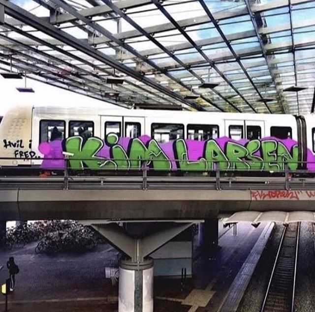 creolbrothers's tweet photo. https://t.co/MTuY0Y77f5 — Yo, salute whoever made this - #bigup! 🙏🏽👊🏽🔥❤️ #hvilifred #kimlarsen @acollectionofawesome #ripkimlarsen #salute #graffiti #burner #legend #denmark #respect #creolbrothers #refreshtodeath #spreadthelove ❤️ https://t.co/grT4rk4Mva