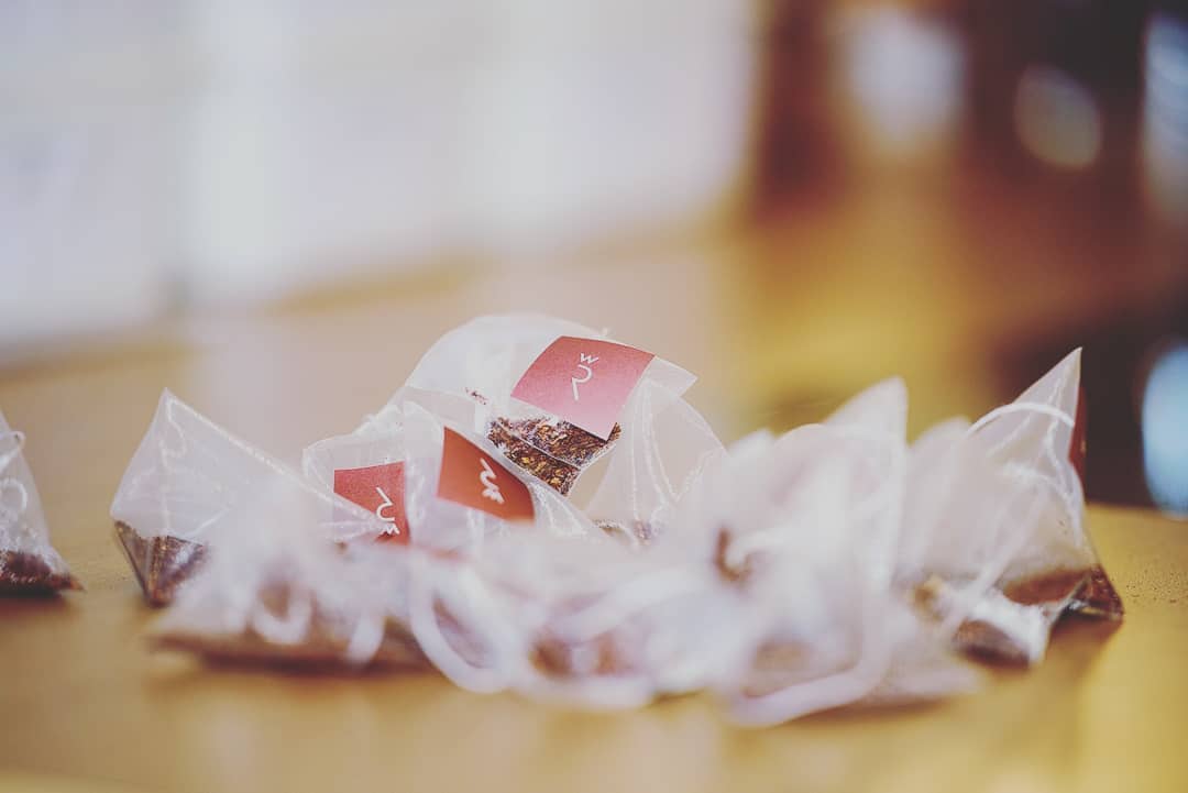 1830Rooibos's tweet photo. With a cup of Wupperthal Rooibos 1830 in your hand, anything is possible! 😊 Only the finest cuts are used in our luxurious pyramid-shaped bags. Get your taste today: https://t.co/dGdwh5qi0a 
#wupperthalrooibos #wr1830 #makinganimpact #southafrica #foodie  #bestoftheday #happy https://t.co/Pkun5NUqss