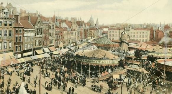 MyNottingham's tweet photo. #GooseFair kicks off TODAY! 🎢🌭🎠 It's around the 724th fair, give or take - we missed a few years during the bubonic plague! 😷

https://t.co/BC5a7hcbK6 https://t.co/Yi03eRPiSy