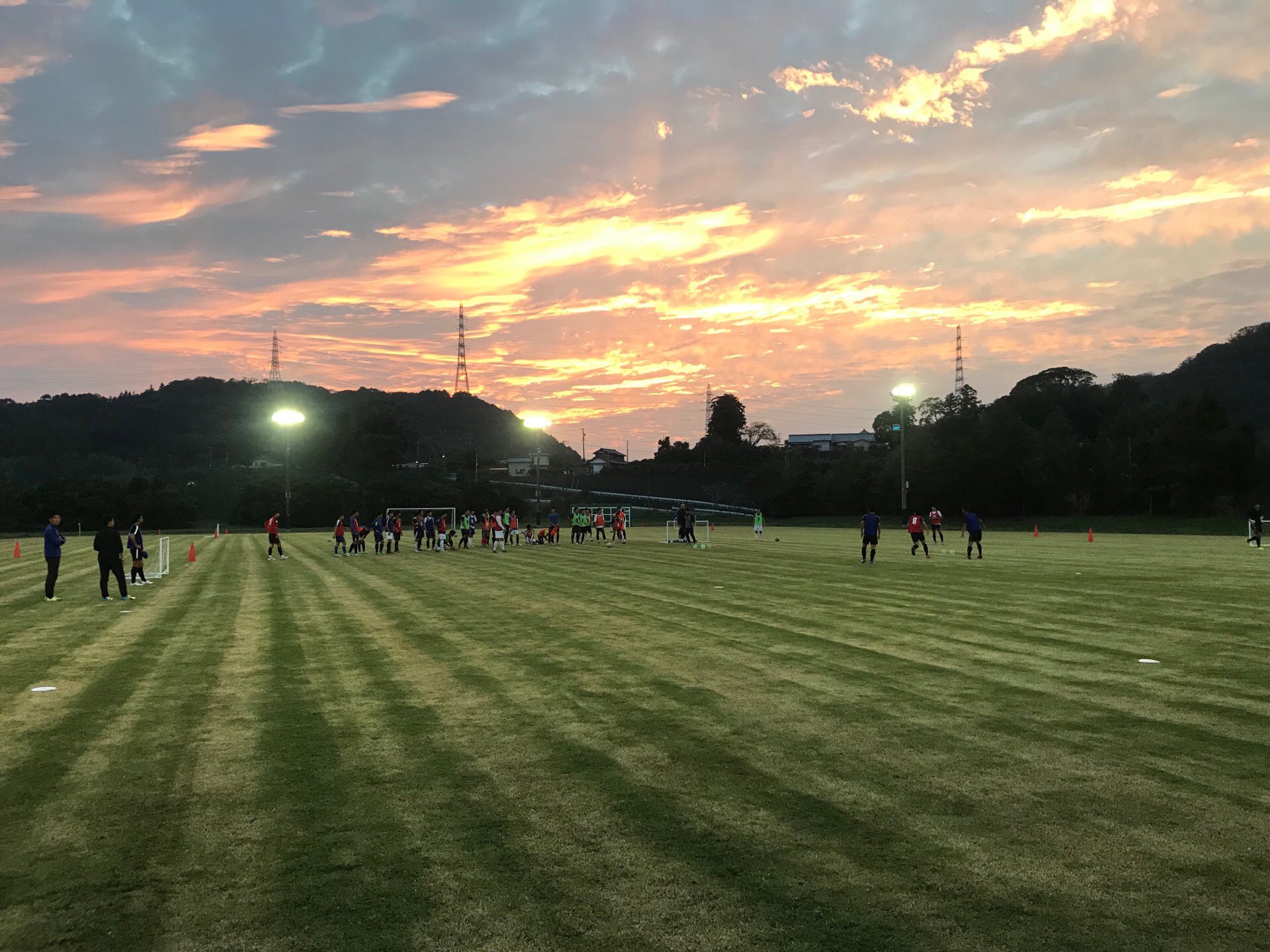 常葉大学サッカー部 台風24号の影響に関しまして 常葉大学サッカー部では今日も通常通り練習を行っています 常昇寮 も復活しキャンパスg有玉g共に水 電気が復活しました 今ある環境に感謝して頑張ります がんばろう浜松 常葉大学 サッカー 常葉大学サッカー部 台風24号の影響に関しまして 常葉大学サッカー部では今日も通常通り練習を行っています 常昇寮 も復活しキャンパスg有玉g共に水 電気が復活しました 今ある環境に感謝して頑張ります がんばろう浜松 常葉大学 サッカー