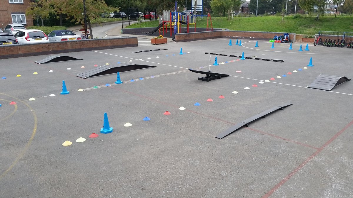 GoGetYork's tweet image. Looking forward to seeing some little ones put to the test on our Balance Bike Freestyle Track. Free every Wednesday until the end of November. 10am and 11am today. #tanghallbiglocal @iTravelYork @THCCentre @SustransYorkVol @SustransYorks
