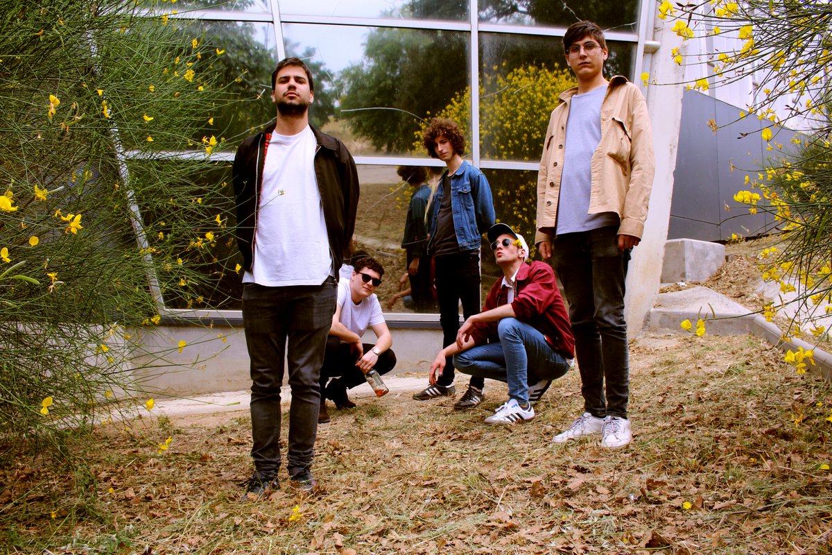 TRACKLIST 🎉 Queda más bien poco para la salida de nuestro segundo LP y <a href="/quintoBeatle_es/">El Quinto Beatle</a> desvela el listado de canciones y detalles varios sobre "Botánica Oculta". ¡Echadle un ojo! 📷 Cristina Ronquillo

👉 elquintobeatle.com/2018/10/03/opa…