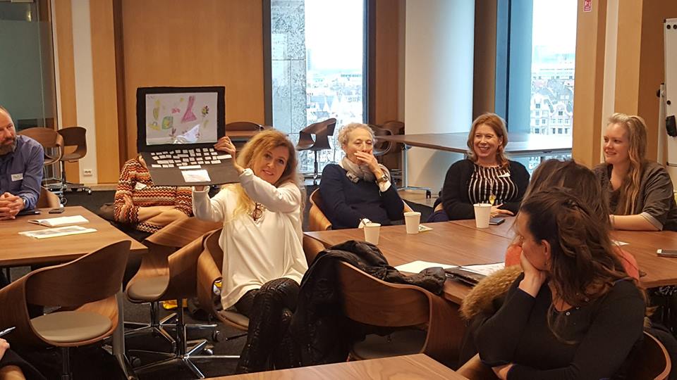 NewTechKids's tweet image. Primary school teachers, register now! Share to Teach hosting online teacher training course on teaching how #technologysystems work: #computerscience theory, no tech lesson activities, and class slides. Open October - December 2018. bit.ly/2xB5qJE