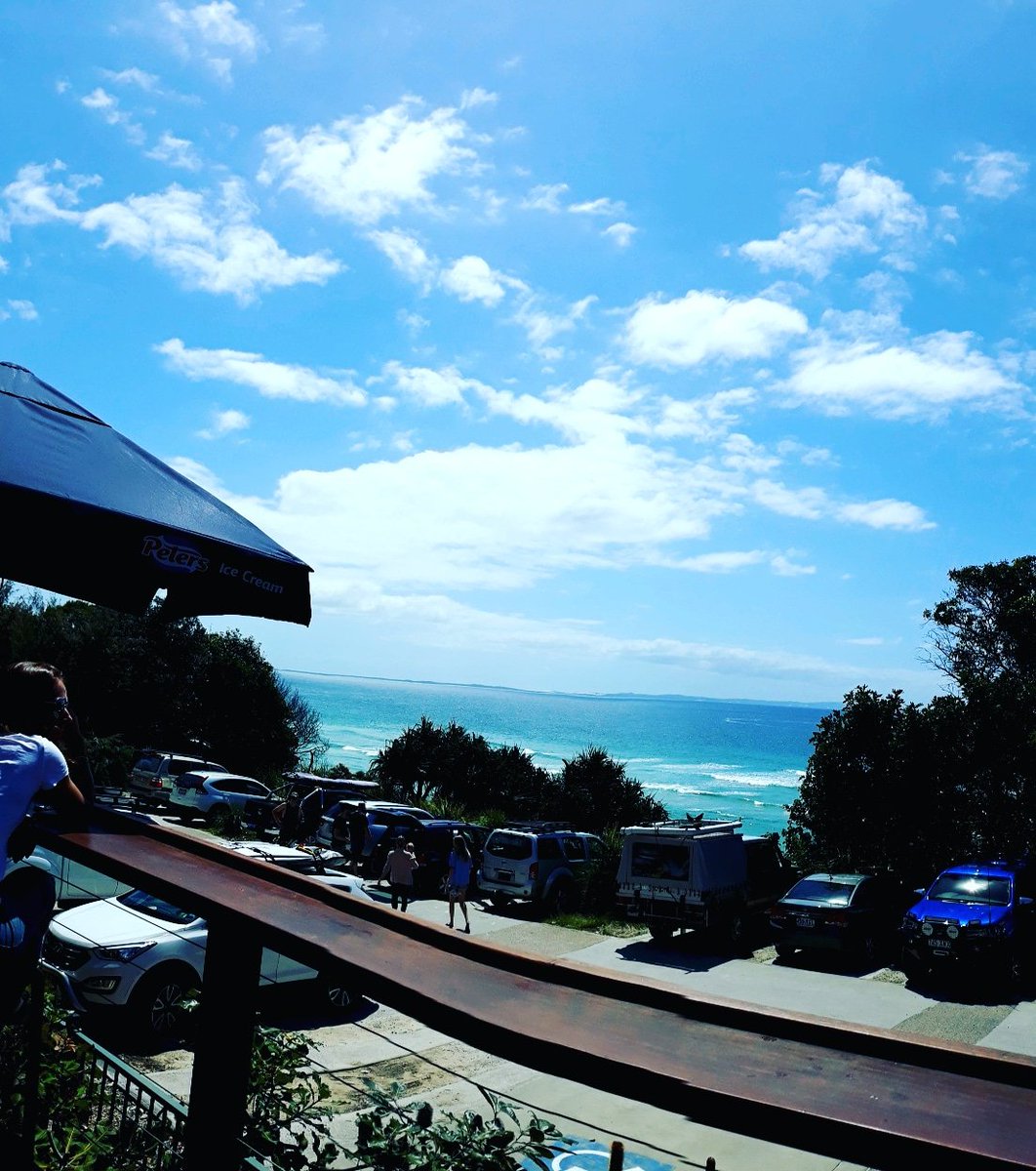 polly1976's tweet photo. Just another typical spring day on @NorthStraddieIs #visitstraddie #straddieanyday #samsungj5pro @visitqueensland @Queensland #travelqld #visitqueensland #qldtravel #redlandscoast https://t.co/McMUZE8OaT