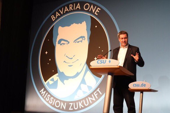 JollersRoger's tweet photo. Der Weltraum, unendliche Weiten. @Markus_Soeder stellt seinen Plan B vor, nachdem er mit Ausgrenzung und rechtspopulistischem Schnack die Wahl verloren hat.
#Soedermachts hoffentlich! #BavariaOne https://t.co/WJEslB7Jvk