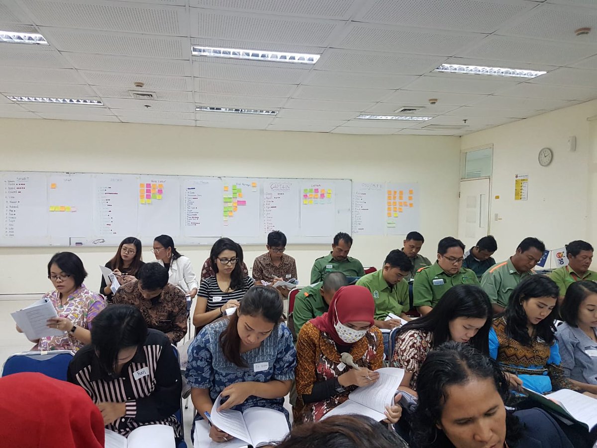 HarapanMutiara's tweet photo. A two-day professional development program was successfully participated by the teachers last October 1-2, 2018. Special thanks to Mr. Fahrizal Tampubolon and Mr. Yan Yulius who spearheaded their respective topics diligently.
#mindmanagement #technologybasedlearning https://t.co/2uhrYeZgDg