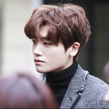 47. 우희진 아까 제가 헬레나 본햄 카터 적은 것 같은데 우희진씨 좀 헬레나 느낌 아닌가요... 옛날 얼굴이 하나도 안 변하고 그대로라는 것도 너무...