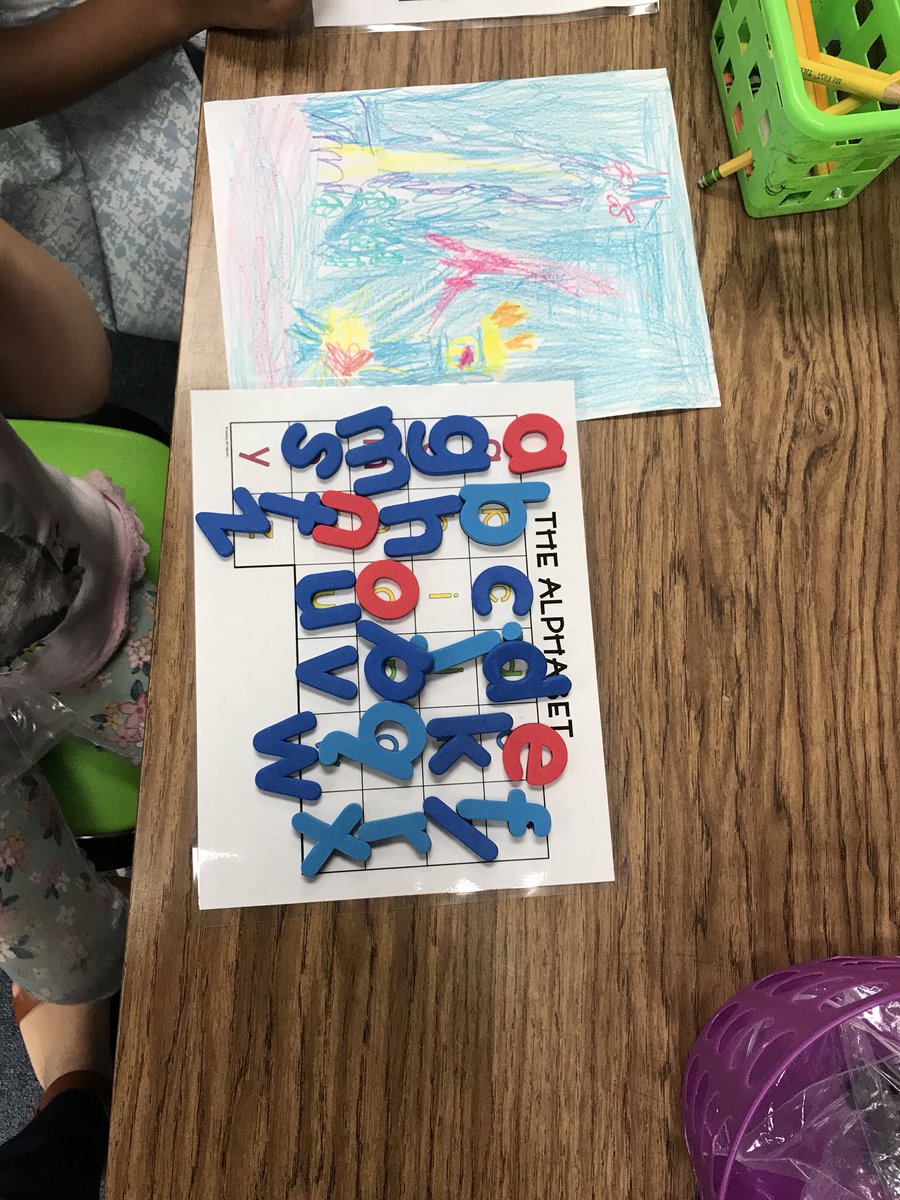 Swalkitout's tweet photo. Center fun! #kindergarten https://t.co/gP0HnmvKqx