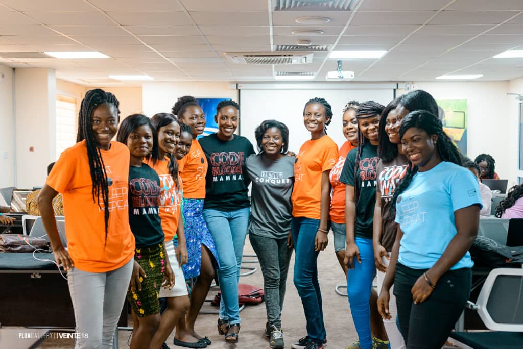 1milhoursofcode's tweet photo. Now let's throwback to when these women supported the movement. #OneMillionHoursOfCode #OneShirtOneFemaleDeveloper #GirlsWhoCode #WCW https://t.co/K6AcfSw1Al
