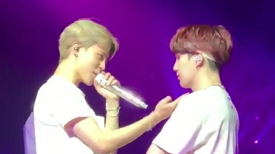 sujimworld's tweet photo. it's a yoonmin thing https://t.co/JoUUKHiXBX