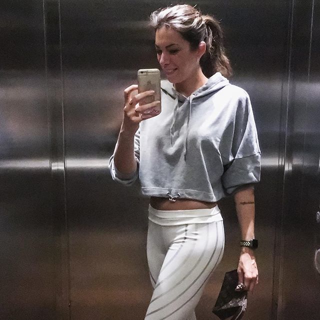 GiuliaZambelli's tweet photo. La vita è sempre piena di ostacoli... ma se li affrontiamo con il sorriso si aggiusta tutto... ❤️ buona giornata!!!
🌟 #ChallengeYourBodyPrograms 🌟
.
.
.
#fitness #sport #instafit #workout #Ilovesport #instadaily #instafollow #Ilovefitness #me #dimagr… https://t.co/OeCr07lTZd https://t.co/RNnr16wBdp