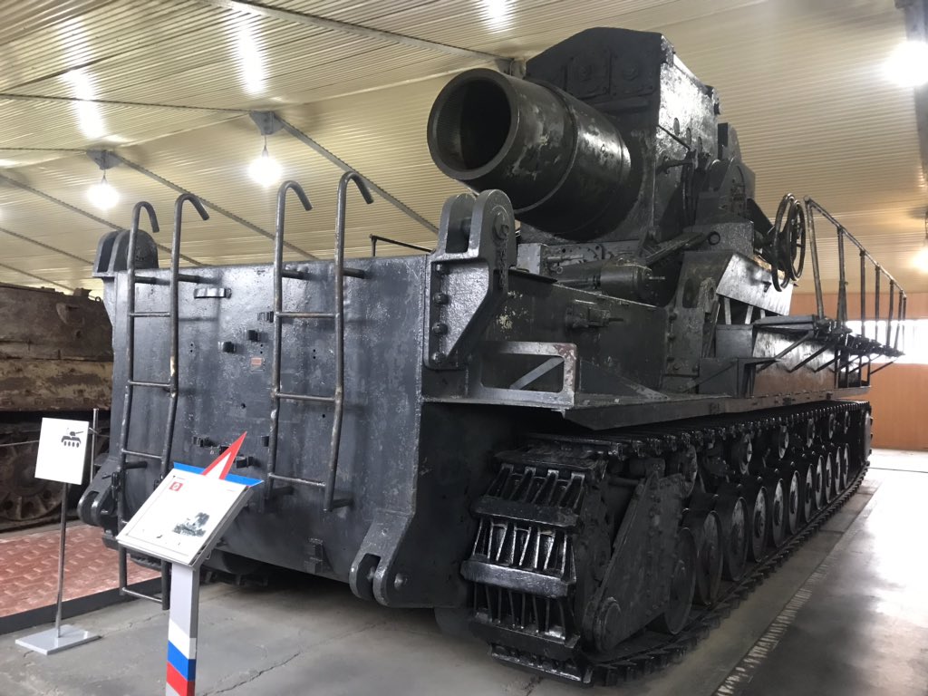 カール　自走臼砲 クビンカ戦車博物館に、カール自走臼砲とマウスを観に来た。現物の圧倒