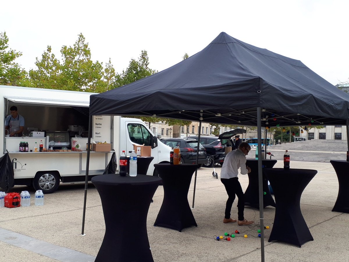 Food &amp; Job #niort #placedelabreche @gfiinformatique .
Presque prêts pour accueillir nos futurs collaborateurs