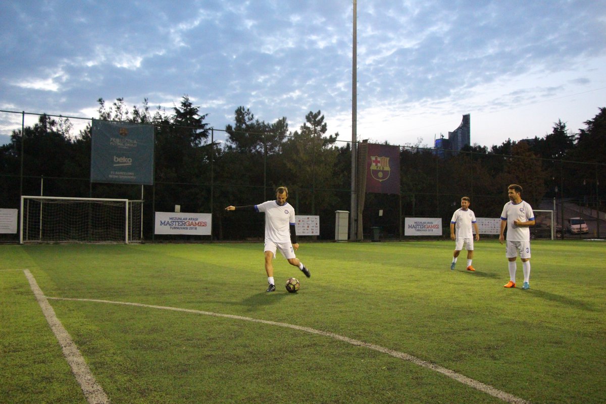 Mezunlarımızı tebrik eder, bu heyecana ortak olan tüm yarışmacılara teşekkür ederiz. 👏⚽️

Futbol (40+) | Erkek:

🥇 Marmara Üniversitesi
🥈 İTÜ

Futbol (40-) | Erkek:

🥇 İTÜ
🥈 Marmara Üniversitesi
🥉 YTÜ

Futbol | Kadın 

🥇 Marmara Üniversitesi
🥈 İTÜ