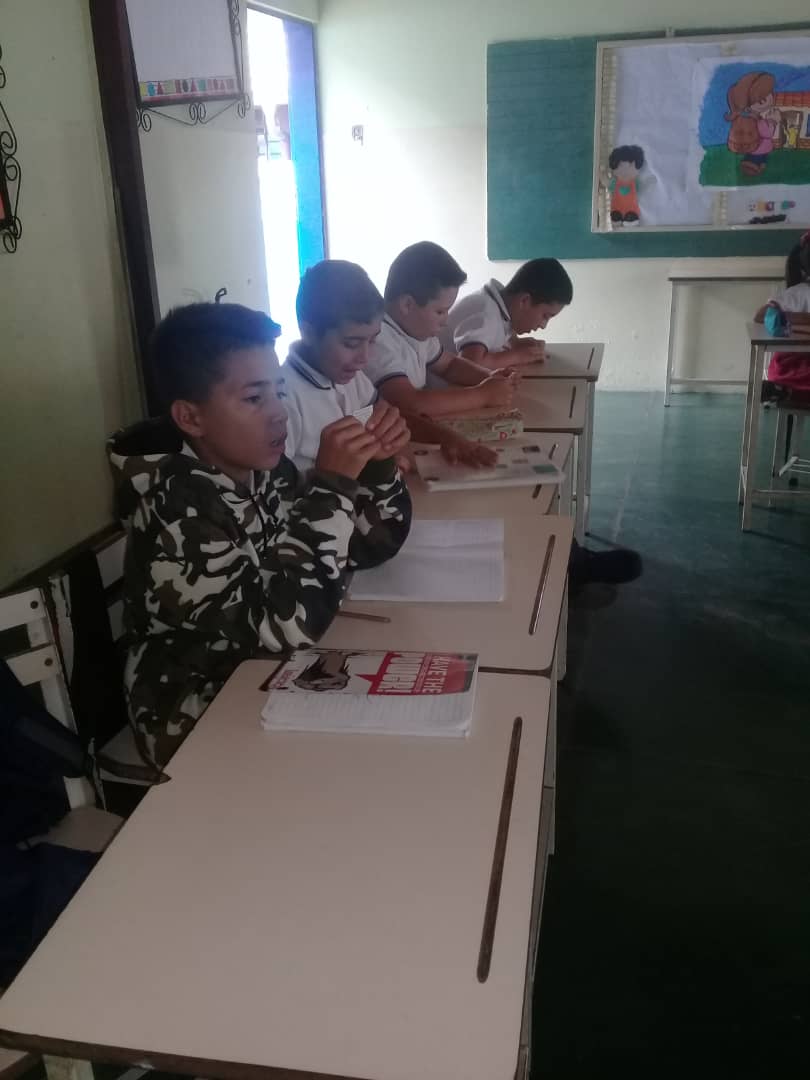 #tachira En el marco del impulso a la lectura docentes diseñan estrategias orientadas a fomentar el amor por la lectura <a href="/maduro_fr/">Nicolás Maduro</a> <a href="/BolivarianasZET/">Erika Varela Sayago Escuelas Bolivarianas</a> <a href="/Crazet2011/">Crazet2011</a> @MPPEDUCACION <a href="/charlychaves/">Charly Rojas Chaves</a> <a href="/Div_Ini_Pri_Esp/">Divi. de Niños y Niñas ZET</a> @psuvaristobulo @ZonaEducTachira