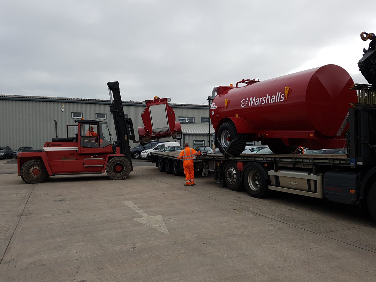 FuelProofLtd's tweet photo. Alan, Pat and Roberto loading 9,000L Diesel and 3,000L AdBlue bowsers which are now heading down the M6 to our customer Cross Plant Hire. #fuelproof #engineering #builttolast https://t.co/zI6GJpWNkO